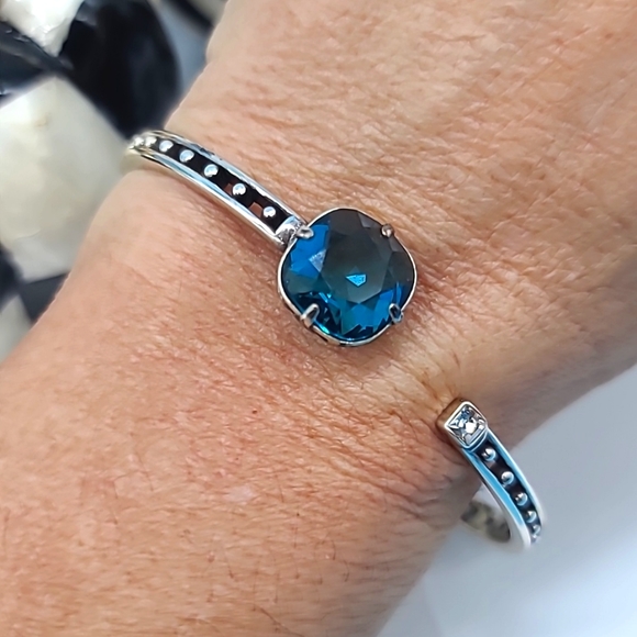 Brighton "YOUR TRUE COLOR: LOVEABLE" Swarovski Crystal Solitaire Hinged Bangle! - Picture 8 of 11